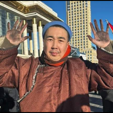 У.Цогтбаяр: Би он залуу Д.Мөнх-Эрдэнэ болмооргүй байна